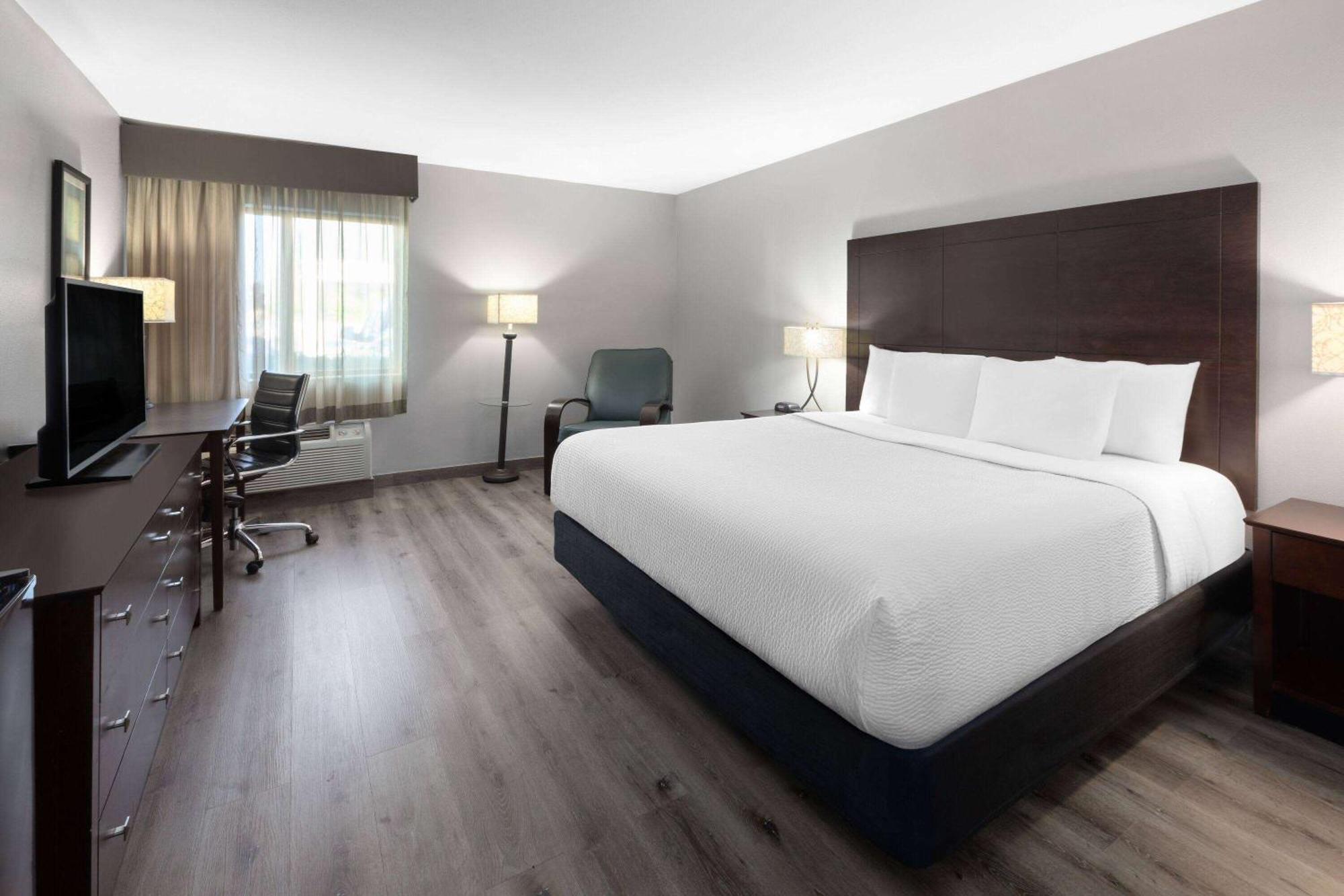 La Quinta Inn By Wyndham Sheboygan Esterno foto