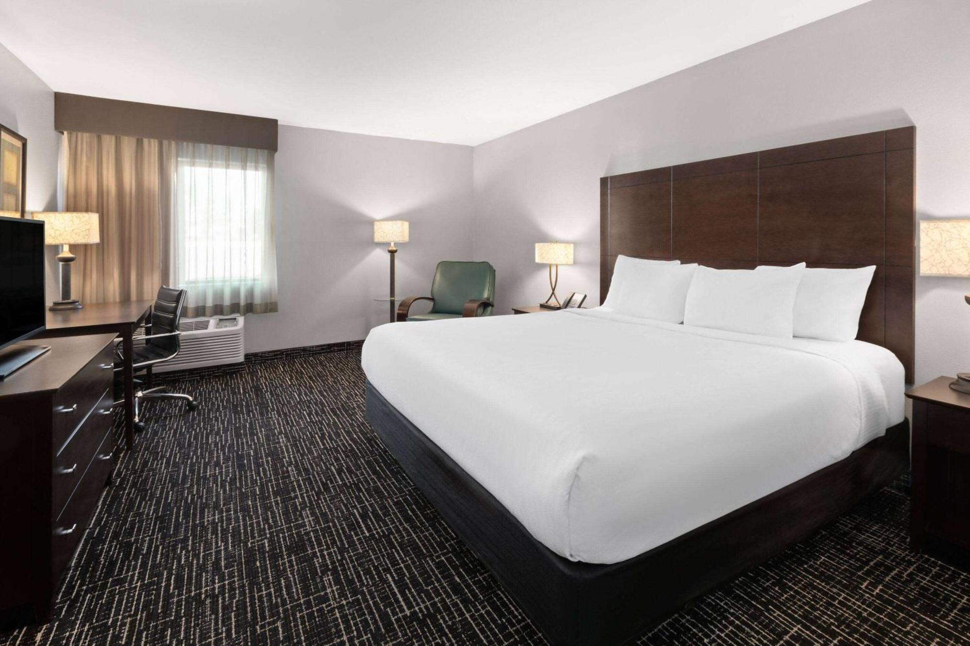 La Quinta Inn By Wyndham Sheboygan Esterno foto